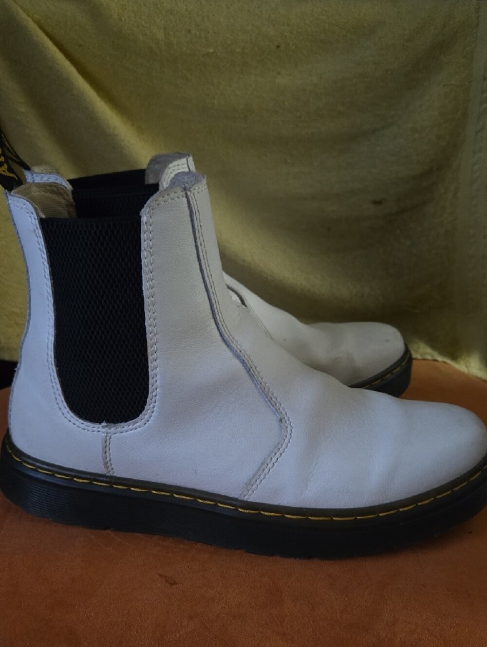 Dr. Martens Womens 8 White Leather Chelsea Boot with Black Elastic Panels - Picture 3 of 4
